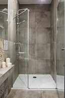 Apartments with Event Space & Hot Tub