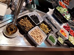 Apartments with Event Space & Hot Tub