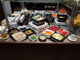 Apartments with Event Space & Hot Tub