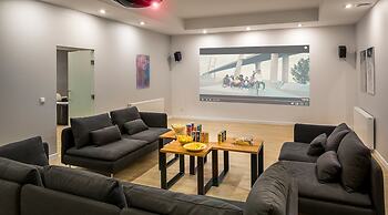 Apartments with Event Space & Hot Tub