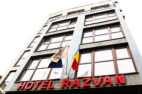 Hotel Razvan