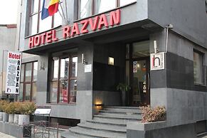 Hotel Razvan