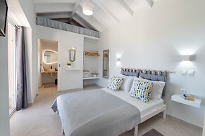 Paxos Couple House By Konnect