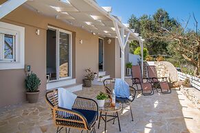 Paxos Couple House By Konnect