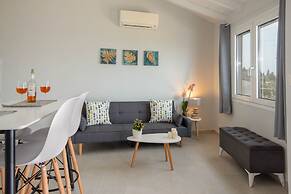 Paxos Couple House By Konnect