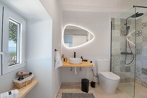 Paxos Couple House By Konnect