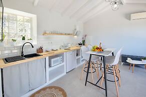 Paxos Couple House By Konnect