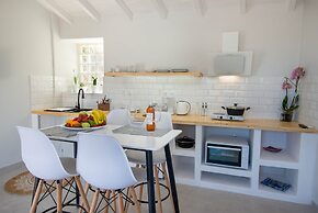 Paxos Couple House By Konnect