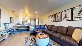 Bridges #209 2 Bedroom Condo by RedAwning