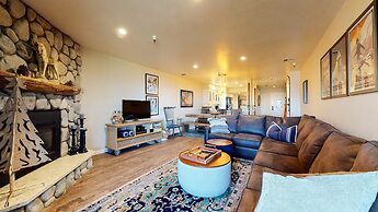 Bridges #209 2 Bedroom Condo by RedAwning