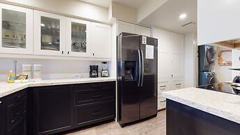 Bridges #209 2 Bedroom Condo by RedAwning