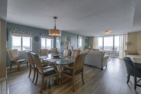 Yacht Club S #1-1001 3 Bedroom Condo by RedAwning