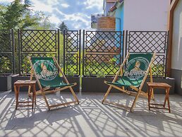 Check Inn Hotel