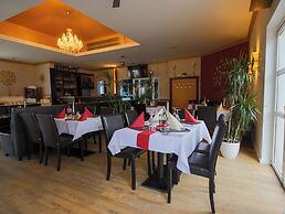 Check Inn Hotel