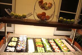Check Inn Hotel