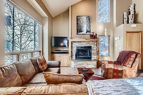 Mountainside 753 3 Bedroom Home by RedAwning