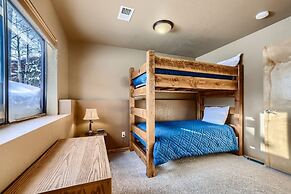 Mountainside 753 3 Bedroom Home by RedAwning