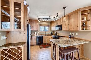 Mountainside 753 3 Bedroom Home by RedAwning