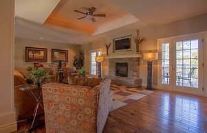 Quaint Quarters 4 Bedroom Villa by RedAwning