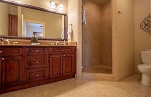 Quaint Quarters 4 Bedroom Villa by RedAwning