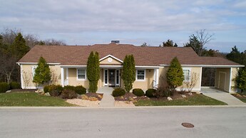 Quaint Quarters 4 Bedroom Villa by RedAwning