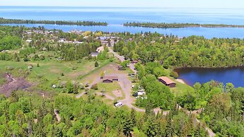 Lake Fanny Hooe Resort-2 Bed With Balcony #12 1 Bedroom Hotel Room by 