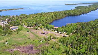Lake Fanny Hooe Resort-2 Bed With Balcony #12 1 Bedroom Hotel Room by 
