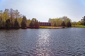 Lake Fanny Hooe Resort-2 Bed With Balcony #12 1 Bedroom Hotel Room by 