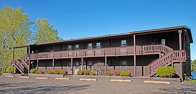 Lake Fanny Hooe Resort-2 Bed With Balcony #12 1 Bedroom Hotel Room by 