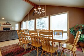 23 Quelah Spacious Home with Stone-Facade Fireplace and Pool Table by 