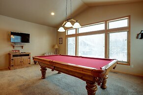 23 Quelah Spacious Home with Stone-Facade Fireplace and Pool Table by 