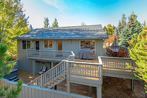 23 Quelah Spacious Home with Stone-Facade Fireplace and Pool Table by 