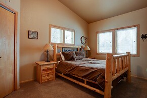 23 Quelah Spacious Home with Stone-Facade Fireplace and Pool Table by 