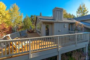 23 Quelah Spacious Home with Stone-Facade Fireplace and Pool Table by 