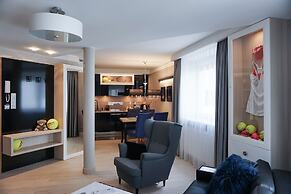 AGA Tenis Apartments by Radwanska