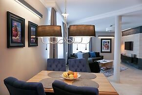 AGA Tenis Apartments by Radwanska