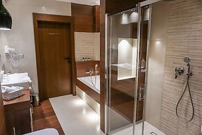 AGA Tenis Apartments by Radwanska