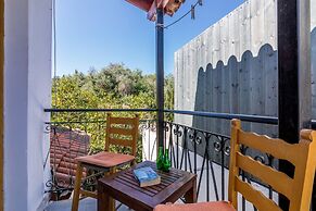 Private House in the Heart of Kavos By Konnect