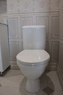 Apartment on Kamyshovaya 41, apt 19