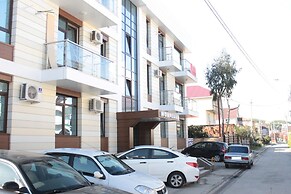 Apartment on Kamyshovaya 41, apt 19