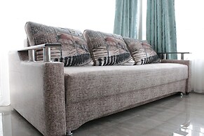 Apartment on Kamyshovaya 41, apt 19