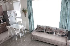 Apartment on Kamyshovaya 41, apt 19