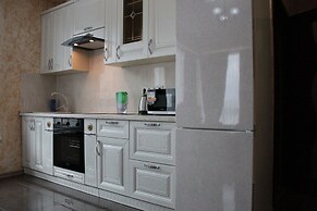 Apartment on Kamyshovaya 41, apt 18
