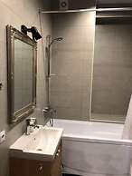 Apartment on Kamyshovaya St. 41, apt 10