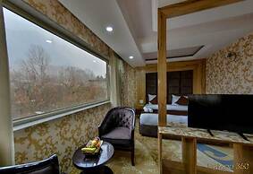 Hotel The Montreal Srinagar