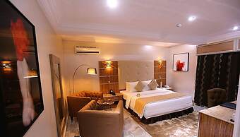 The Wells Carlton Hotel and Apartments