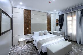 The Wells Carlton Hotel and Apartments