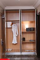 The Wells Carlton Hotel and Apartments