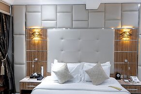 The Wells Carlton Hotel and Apartments