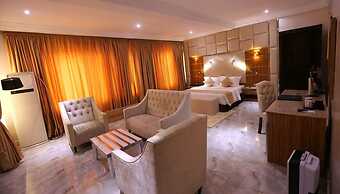 The Wells Carlton Hotel and Apartments